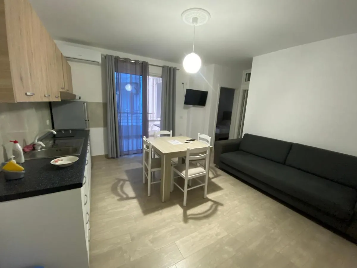 Best Summer Apartment ゴーレム